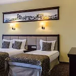 Zamek 4* 格涅夫
